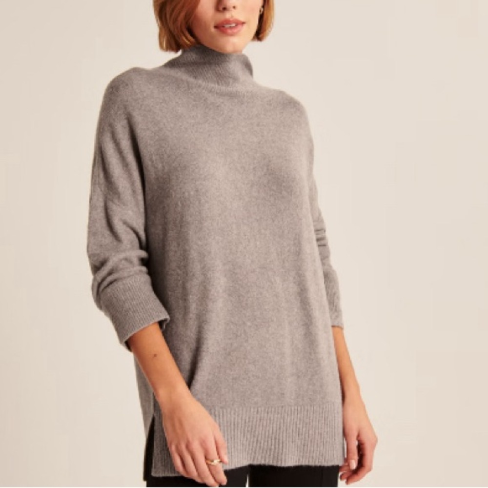 EUC Abercrombie Taupe Mock Neck Tunic Sweater